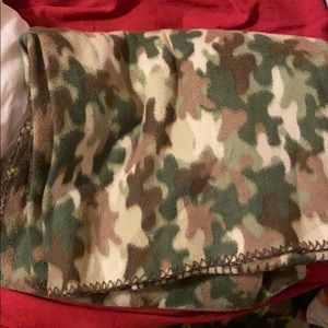 Camouflage throw